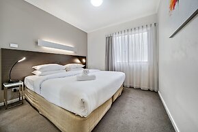 Comfy 2-bed Near the Lake With Secure Parking