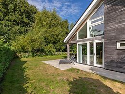 Modern Holiday Home Near Beach