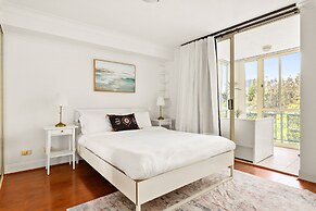 Green Views & Great Location: Inner-city 1-bed