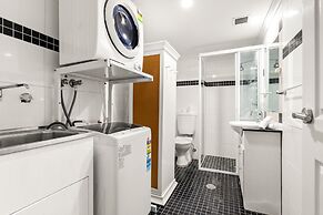 Green Views & Great Location: Inner-city 1-bed