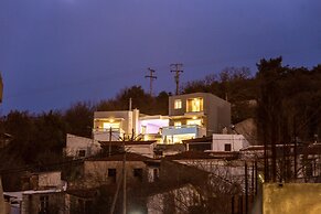 Three Moirai Villa With 2 Heated Pools