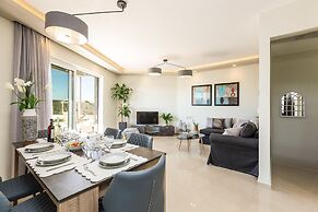 Three Moirai Villa With 2 Heated Pools