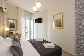 Three Moirai Villa With 2 Heated Pools