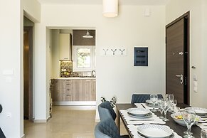 Three Moirai Villa With 2 Heated Pools