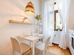 Arcadio Home - City Comfort