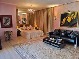 Private Luxury Villa With Hotel Services