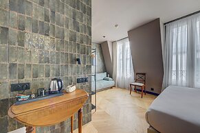 Hôtel Maât Batignolles