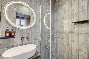 Hôtel Maât Batignolles