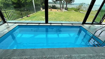 Sea & You pool villa pension