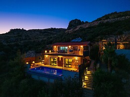 Villa Elvin in Slamlar K y