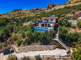 Villa Elvin in Slamlar K y