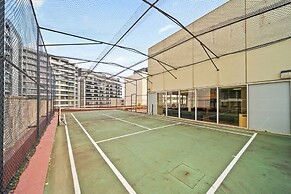 Central ACT Studio With Indoor Pool and Gym