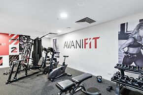 Elegant 2-bed With Stunning Views, Pool, Bbq, Gym