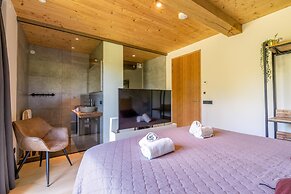 Attractive and Modern 6-person Holiday Villa