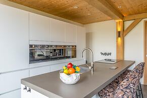 Attractive and Modern 6-person Holiday Villa