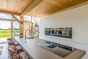 Attractive and Modern 6-person Holiday Villa