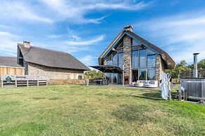 Attractive and Modern 6-person Holiday Villa