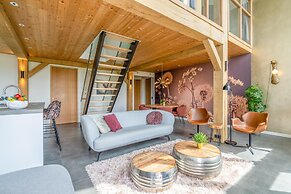 Attractive and Modern 6-person Holiday Villa