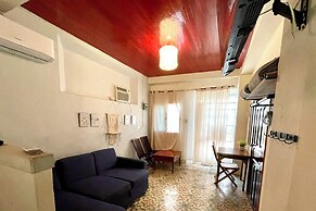 Cozy Apartment w Kitchen Downtown