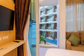 Ocean Breeze1BR Steps from the Sea C244
