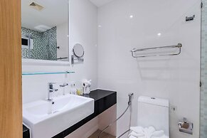 Ocean Breeze1BR Steps from the Sea C244