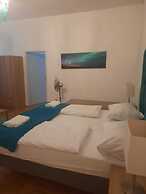 Value 2BR Apt Central City Location