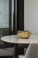 Panoramic Lake View 2-bed With Pool,