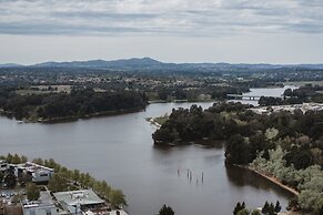 Panoramic Lake View 2-bed With Pool,