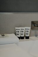 Panoramic Lake View 2-bed With Pool,