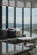 Panoramic Lake View 2-bed With Pool,