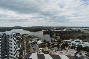 Panoramic Lake View 2-bed With Pool,