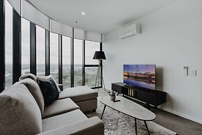 Panoramic Lake View 2-bed With Pool,