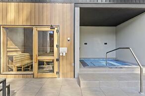 Panoramic Lake View 2-bed With Pool,