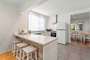 Lush 3-bed House Near the Beach