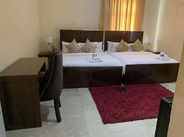 Reina Villa Hotel