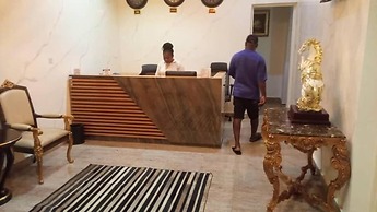 Reina Villa Hotel