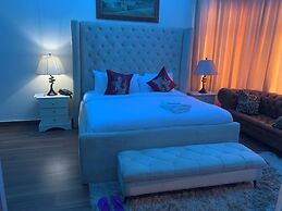 Reina Villa Hotel