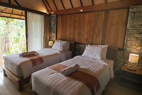 Mina Baturiti Hotel & Resto