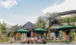 Mina Baturiti Hotel & Resto