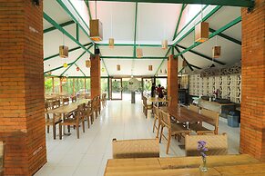 Mina Baturiti Hotel & Resto