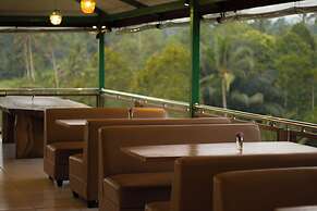 Mina Baturiti Hotel & Resto