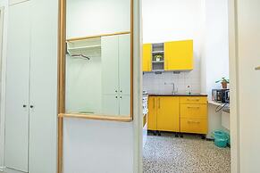 Contemporary 1BR LR Close to Belvedere
