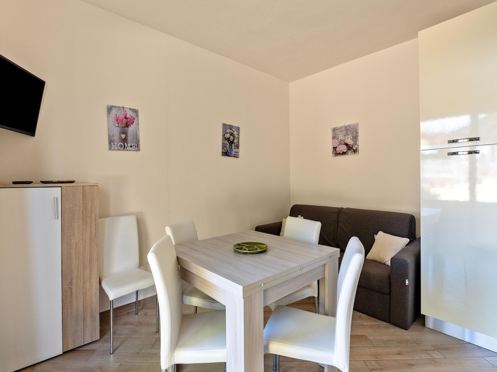 Air-conditioned With Garden and Private Parking