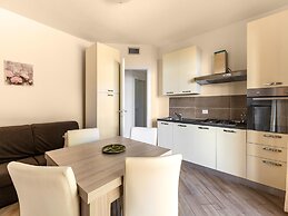 Air-conditioned With Garden and Private Parking