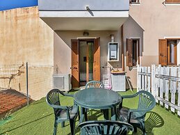 Air-conditioned With Garden and Private Parking