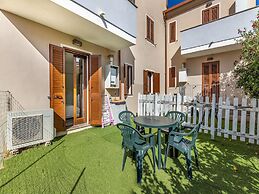 Air-conditioned With Garden and Private Parking