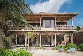 Casa Chukum 4BR by Aldea Canzul