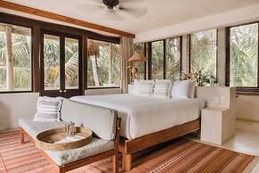 Casa Chukum 4BR by Aldea Canzul