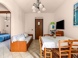 A 150 Meter Long Mare, 2 Fish