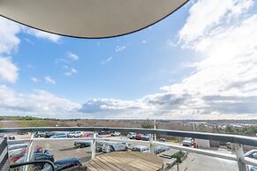 4-person Apartment With Island View